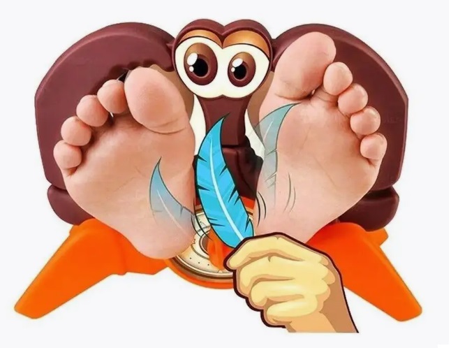 Настольная игра "Пощекочи мне пятки.". Фото N4 Настольная игра "Пощекочи мне пятки.". Фото N4